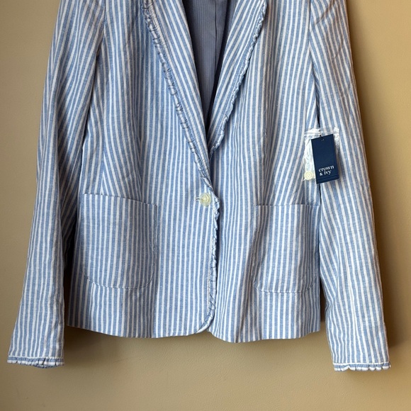Crown & Ivy Women's Blue and White Striped Blazer NWT - Picture 3 of 13